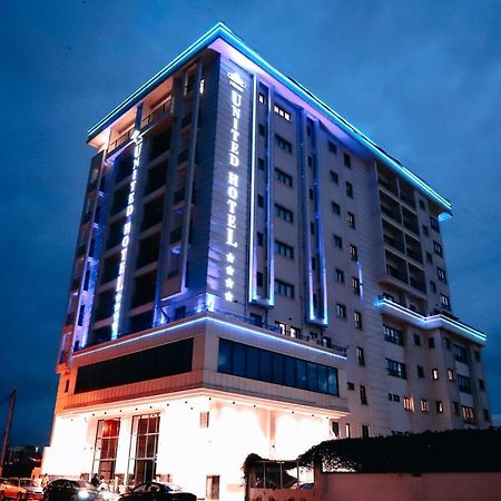 United Hotel International Yaoundé エクステリア 写真