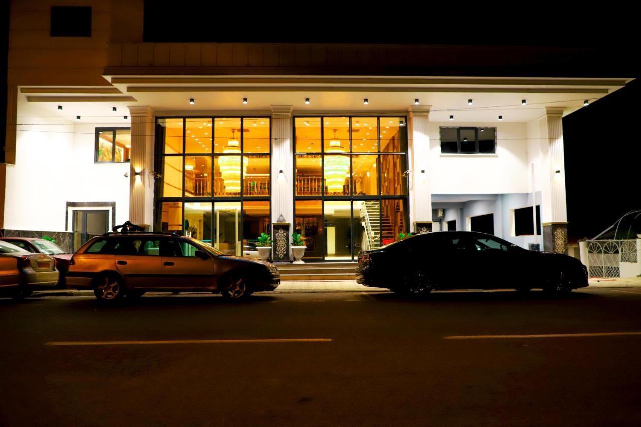 United Hotel International Yaoundé エクステリア 写真