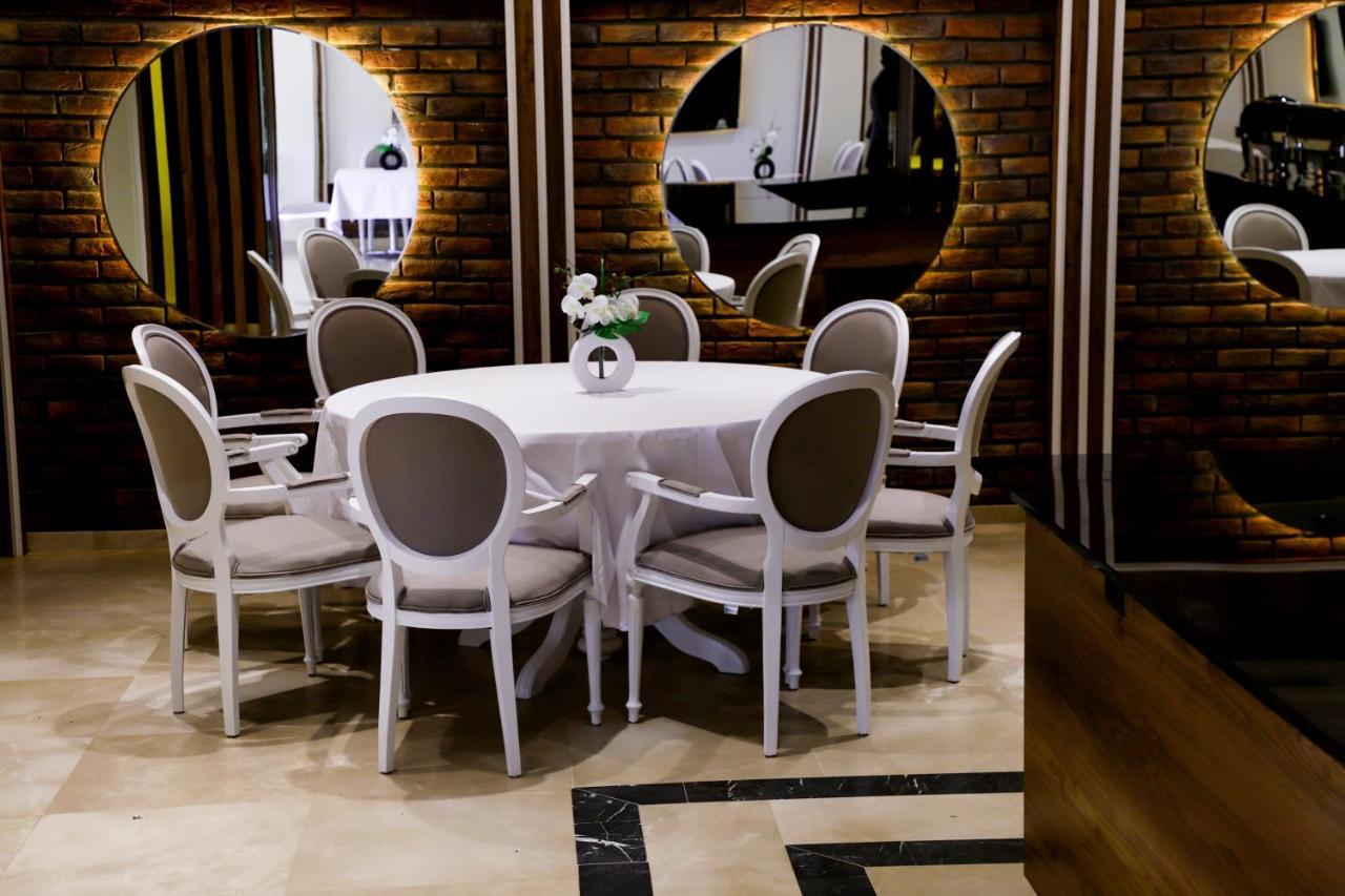 United Hotel International Yaoundé エクステリア 写真