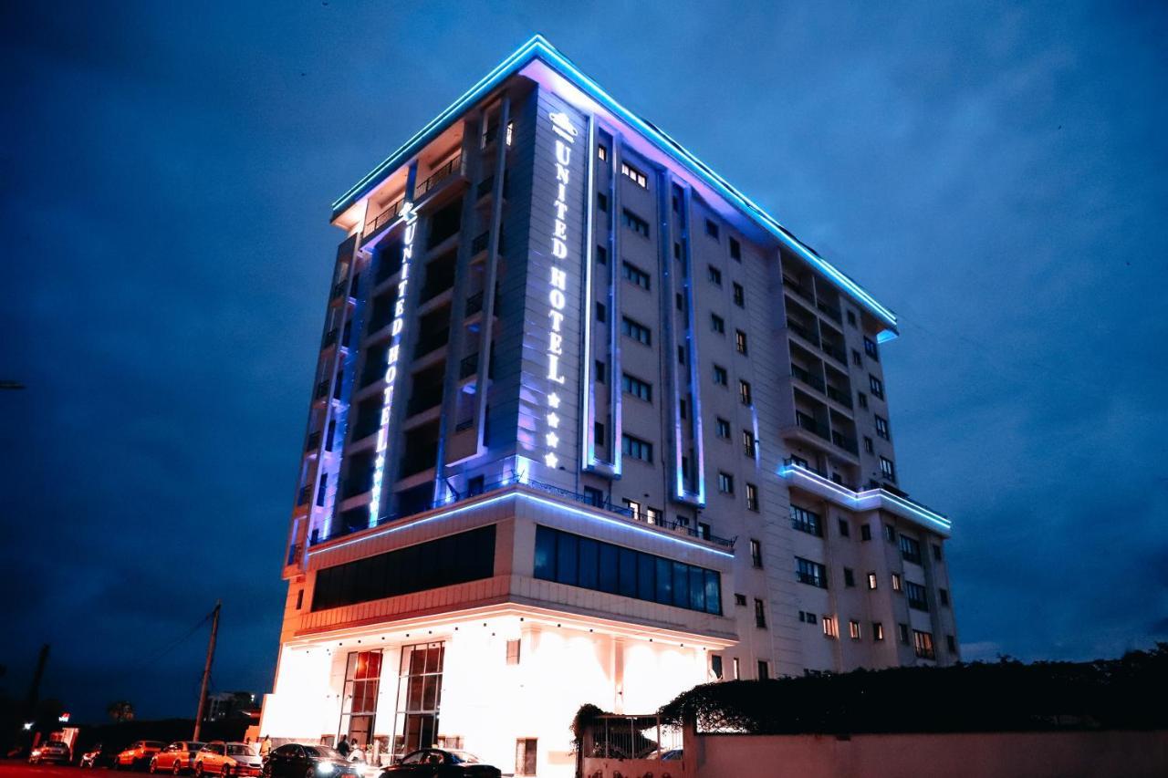 United Hotel International Yaoundé エクステリア 写真