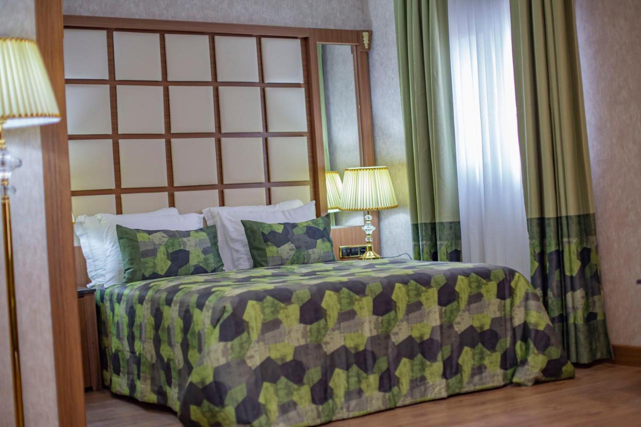 United Hotel International Yaoundé エクステリア 写真