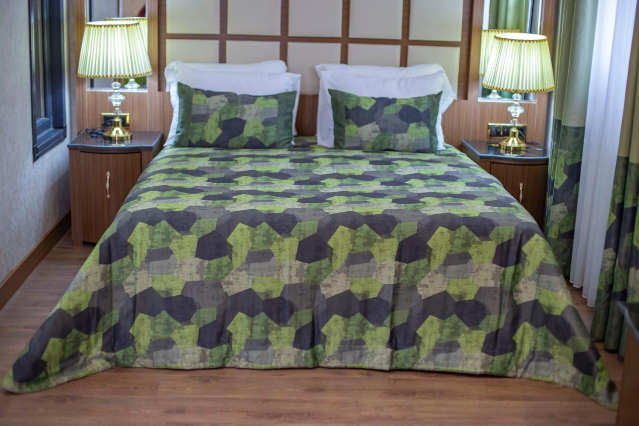 United Hotel International Yaoundé エクステリア 写真