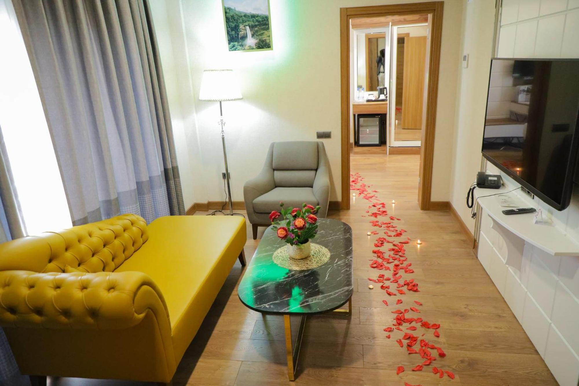 United Hotel International Yaoundé エクステリア 写真