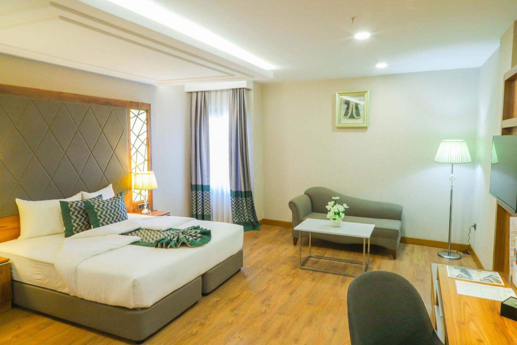 United Hotel International Yaoundé エクステリア 写真