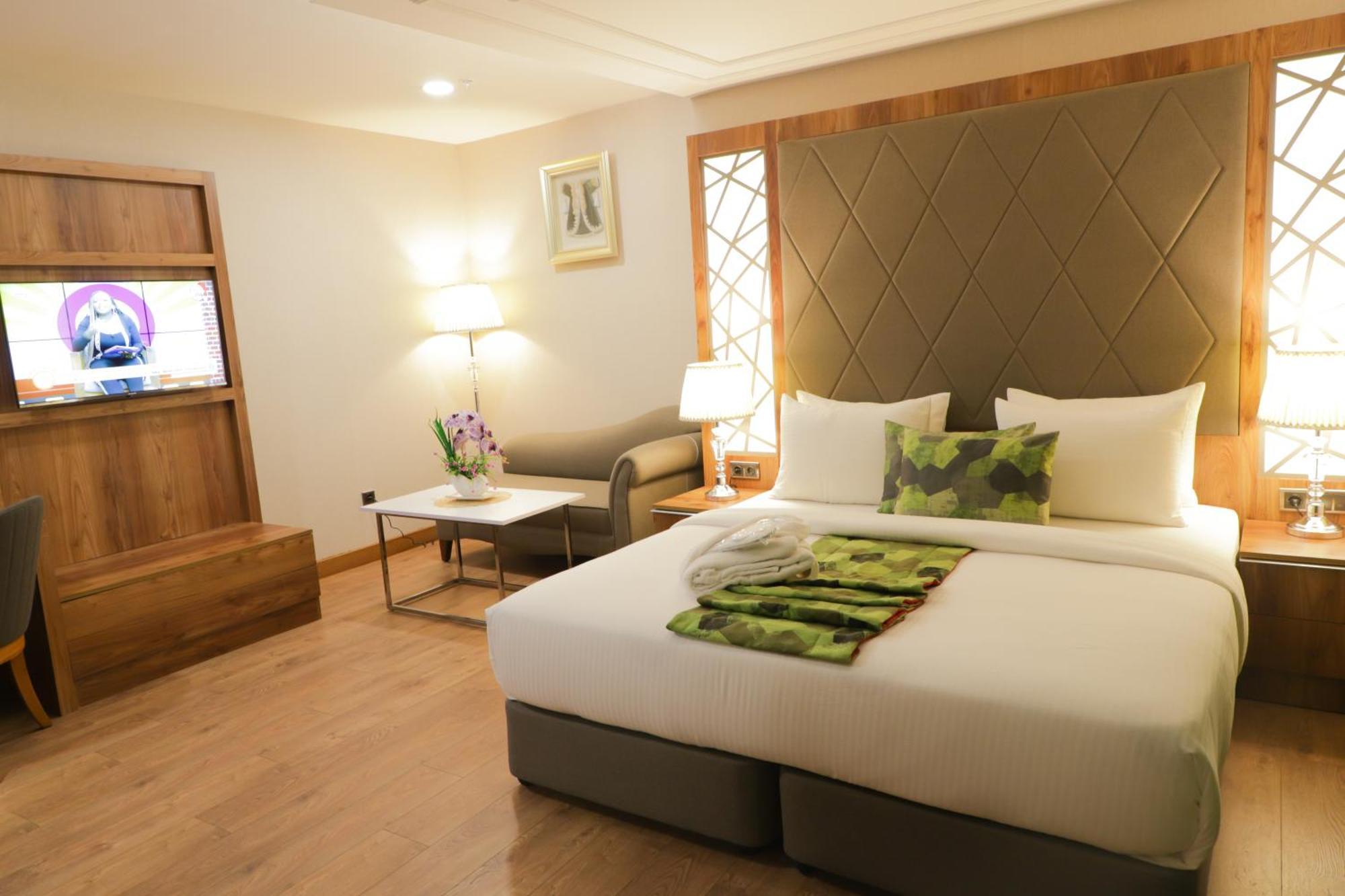 United Hotel International Yaoundé エクステリア 写真