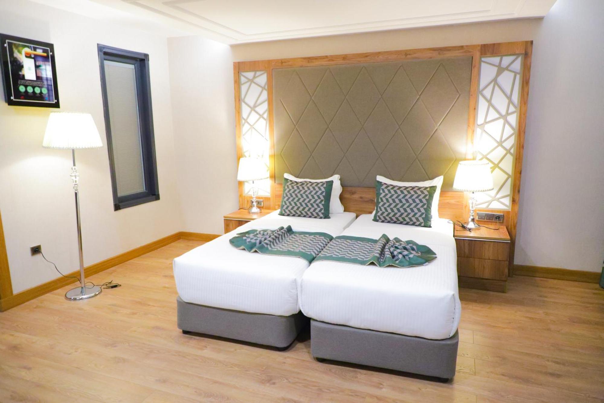 United Hotel International Yaoundé エクステリア 写真