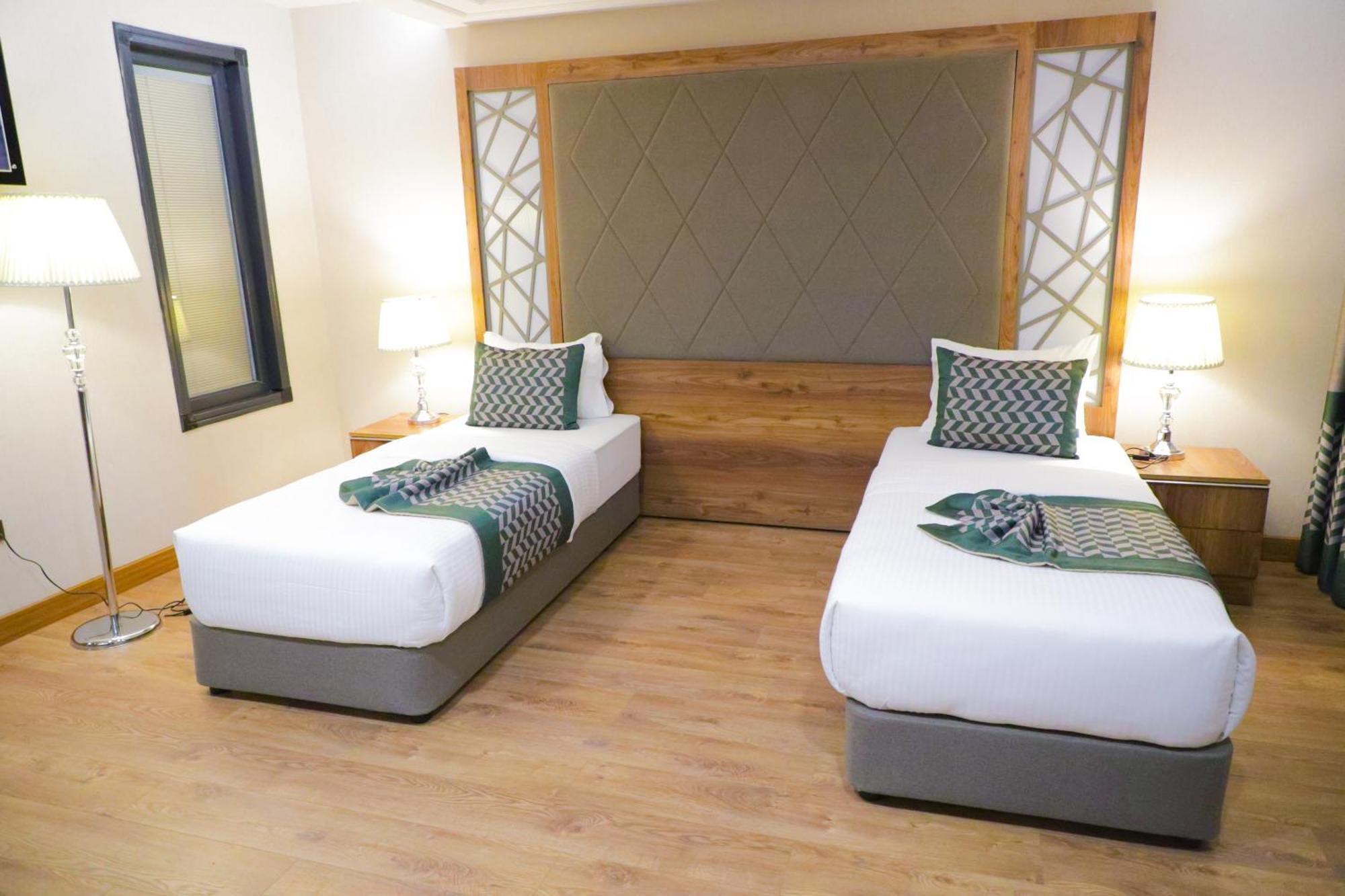 United Hotel International Yaoundé エクステリア 写真