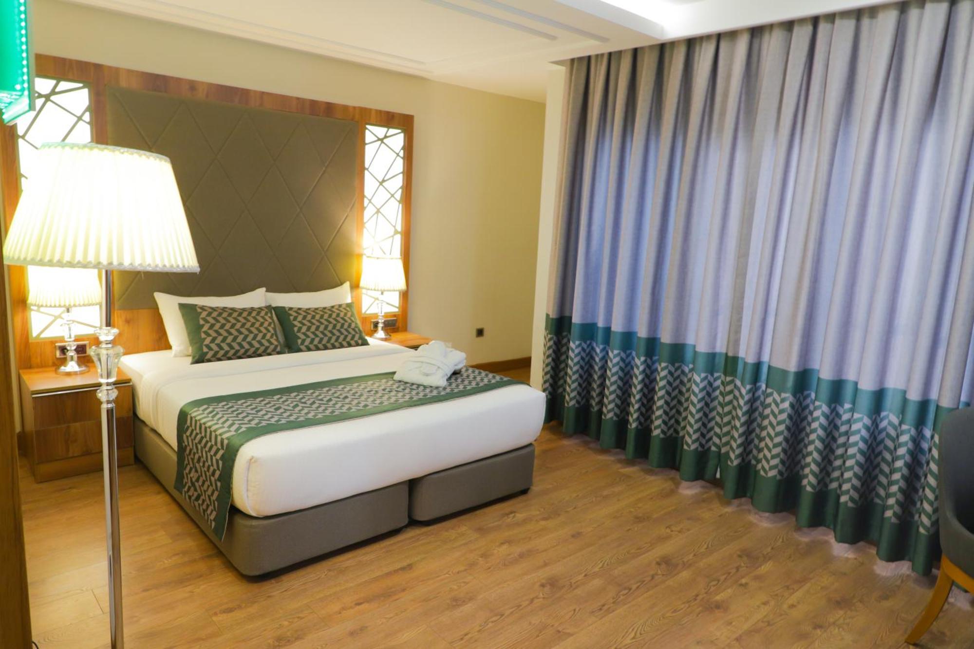 United Hotel International Yaoundé エクステリア 写真