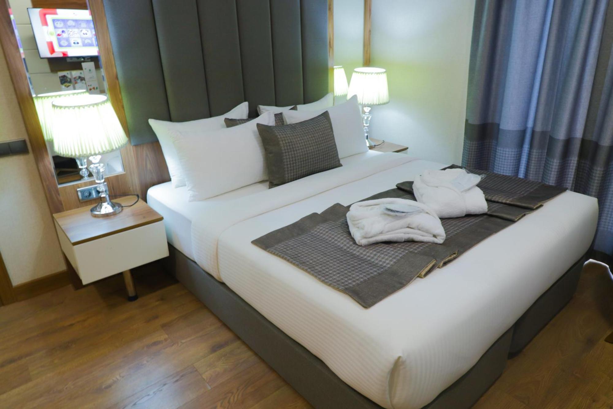United Hotel International Yaoundé エクステリア 写真