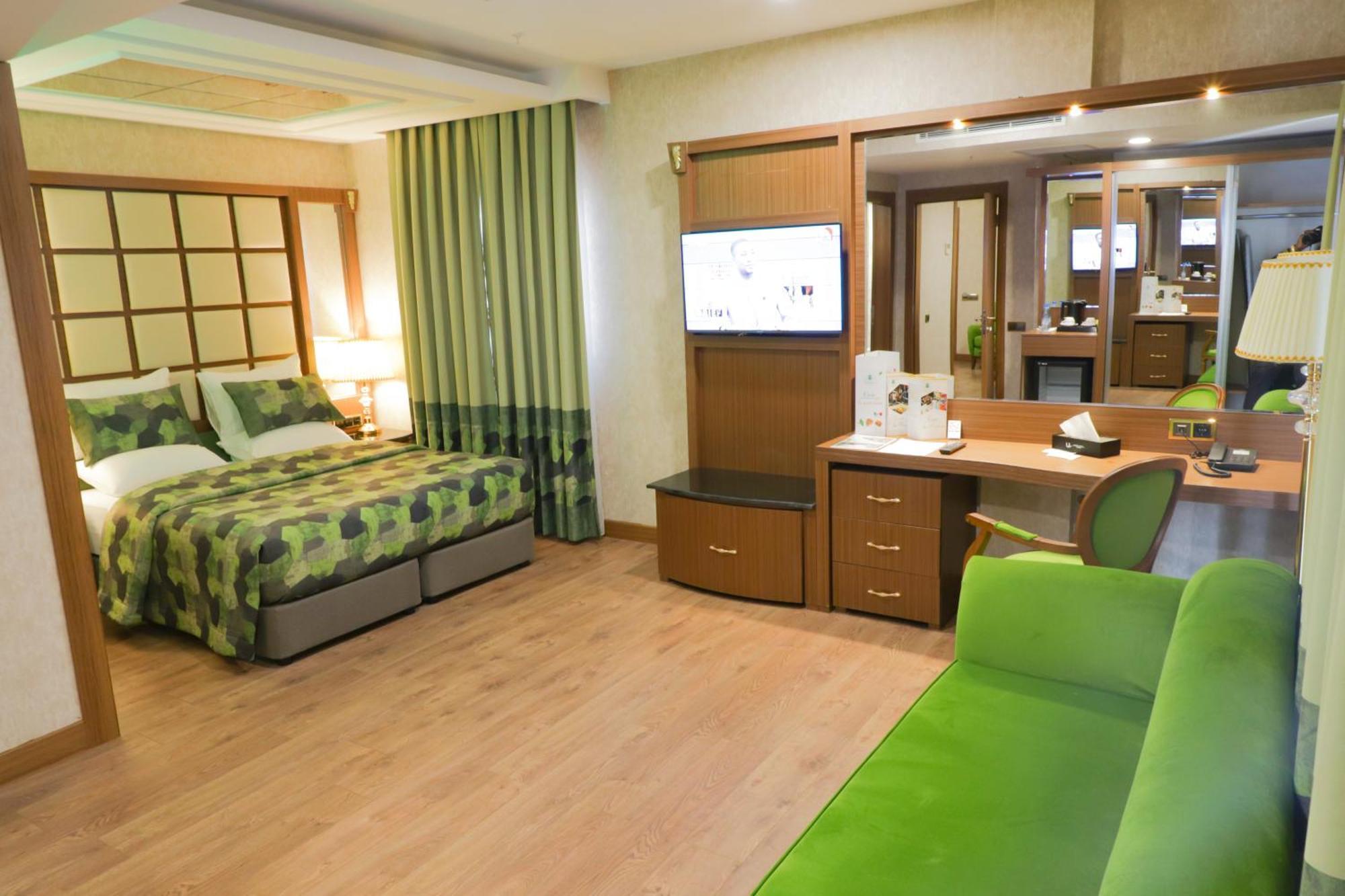 United Hotel International Yaoundé エクステリア 写真