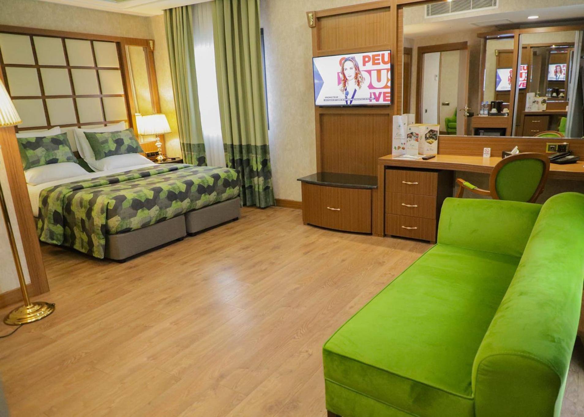United Hotel International Yaoundé エクステリア 写真